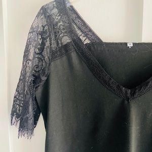 Short sleeve v-neck top